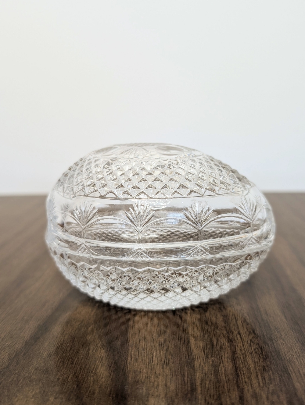 Vintage 1977 Fostoria Avon Mothers Day Crystal Glass Egg Trinket Box Candy Jar